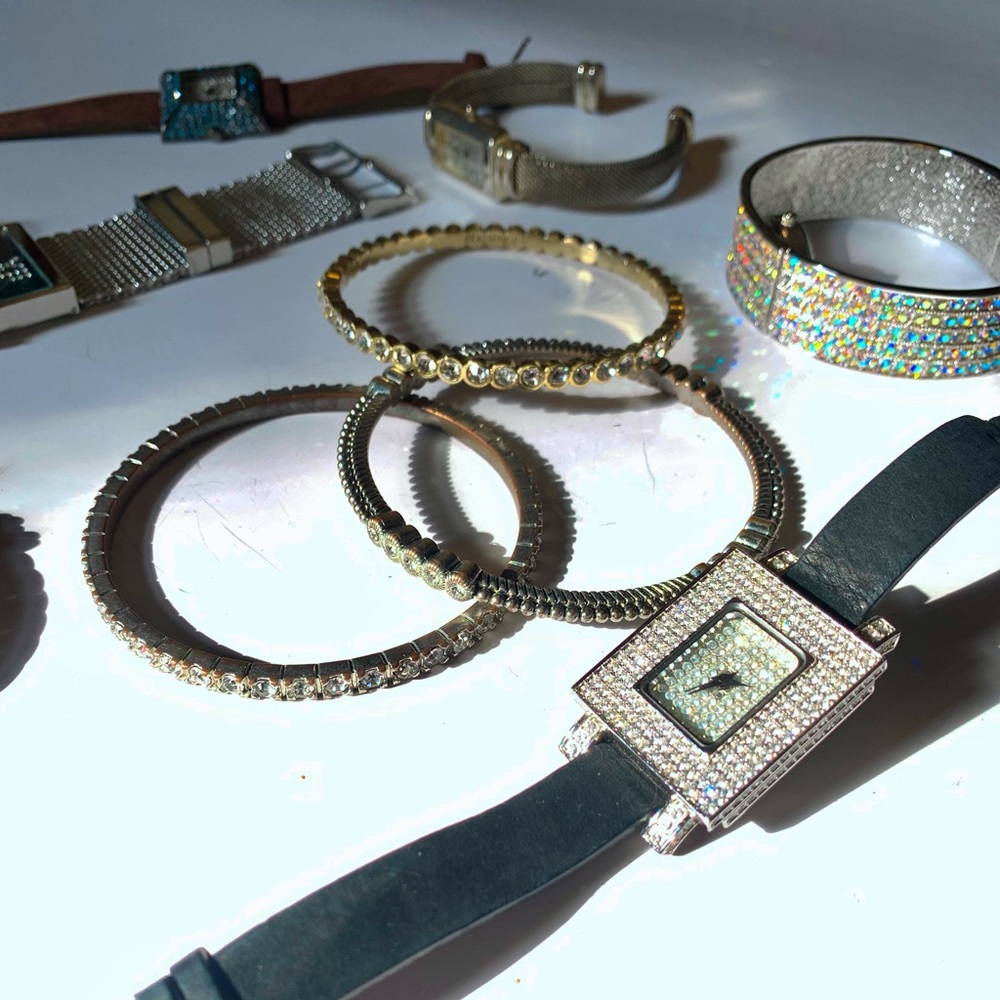 Black and Solver Jewelry Lot